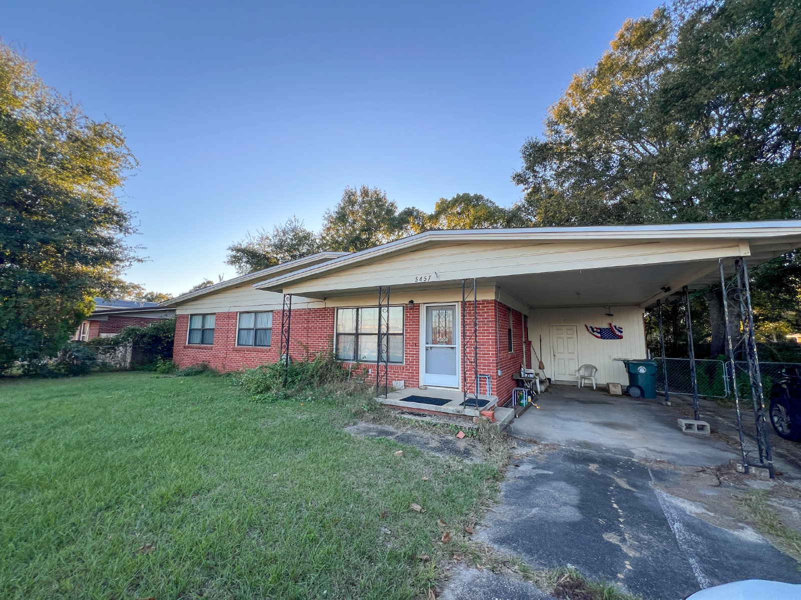 Fixer-Upper Opportunity – 3-Bedroom, 2-Bathroom Brick Home property image